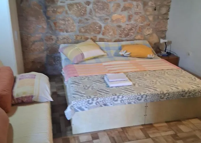 Ivaneza * Starigrad Paklenica